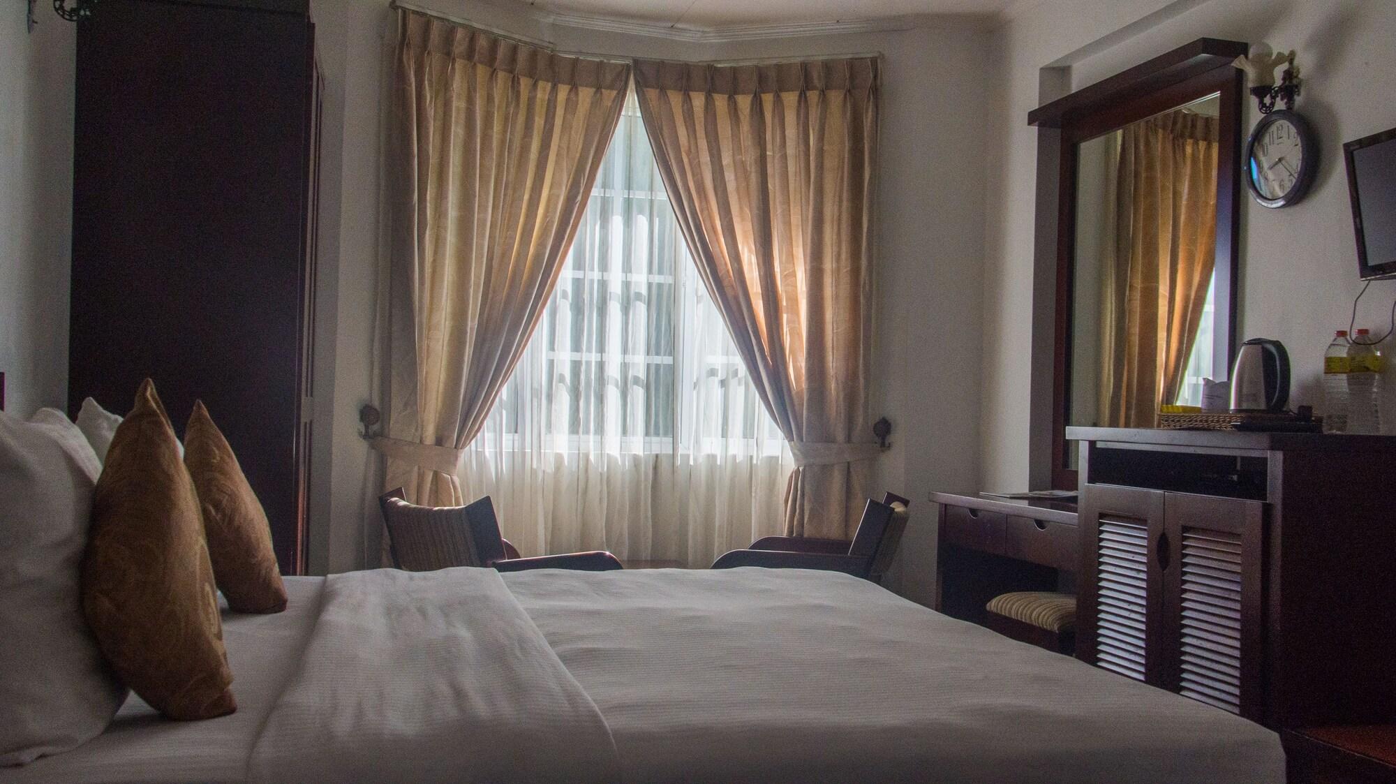 The Rock Hotel Нувара-Элия Экстерьер фото